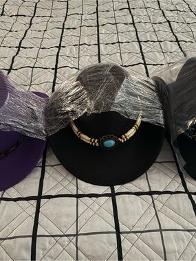 Black Felt Women's Hat with Turquoise Accent Band